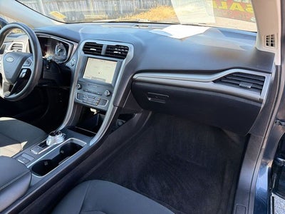 2020 Ford Fusion SE