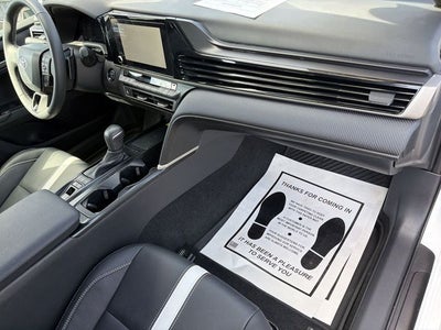 2025 Toyota Camry SE