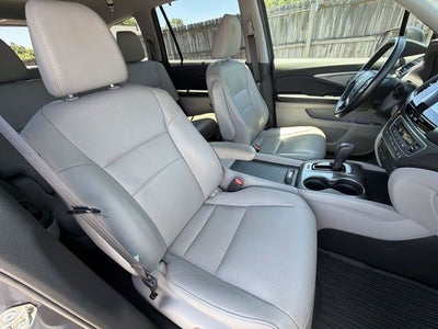 2016 Honda Pilot EX-L w/Rear Entertainment System