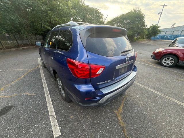 2018 Nissan Pathfinder SV