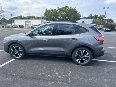 2022 Ford Escape Hybrid SE