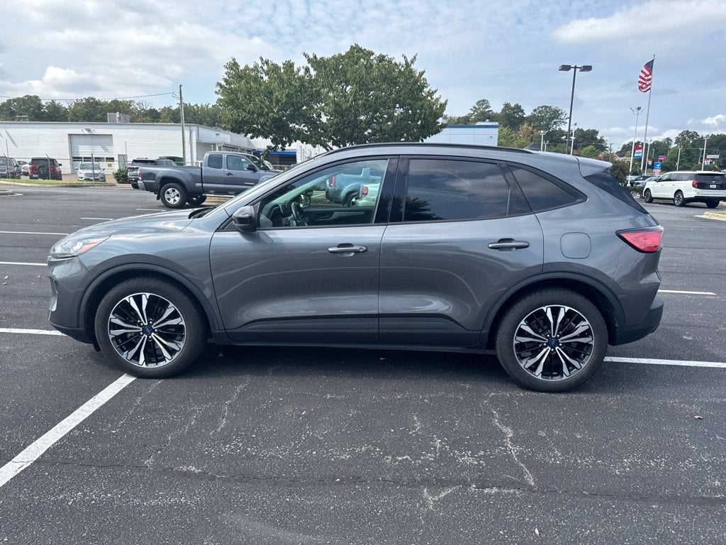 2022 Ford Escape Hybrid SE