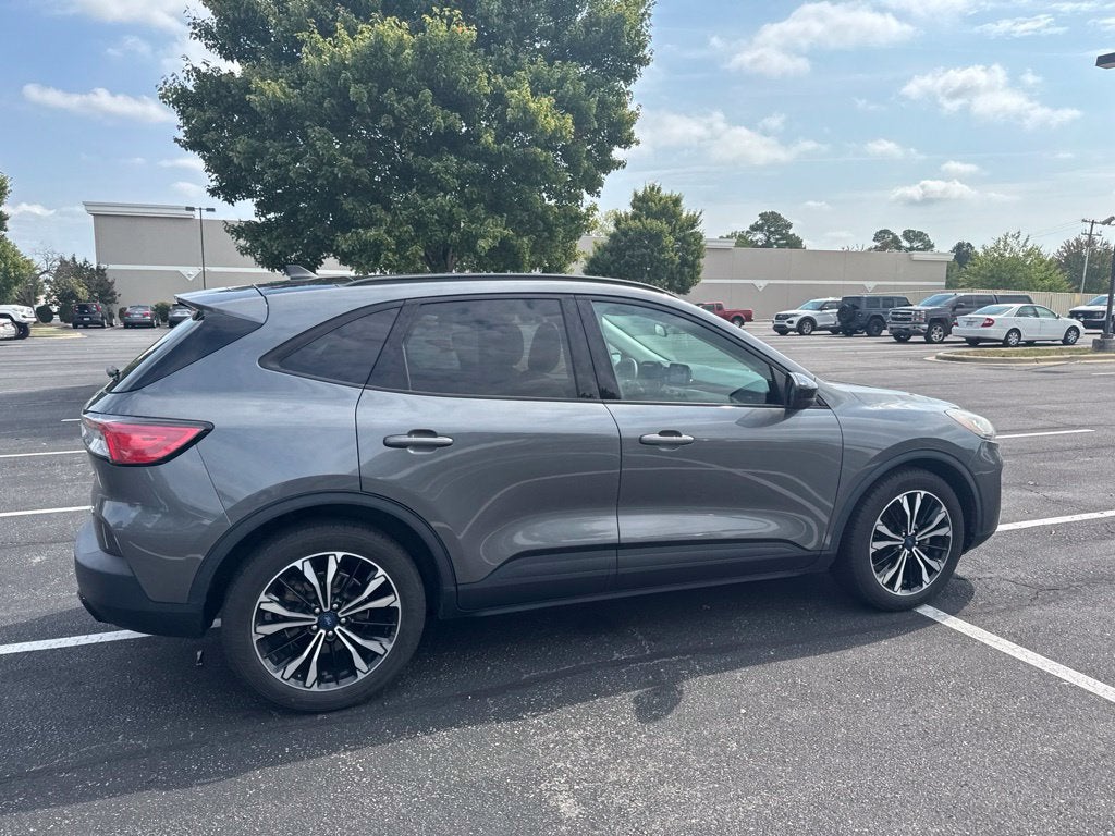 2022 Ford Escape Hybrid SE