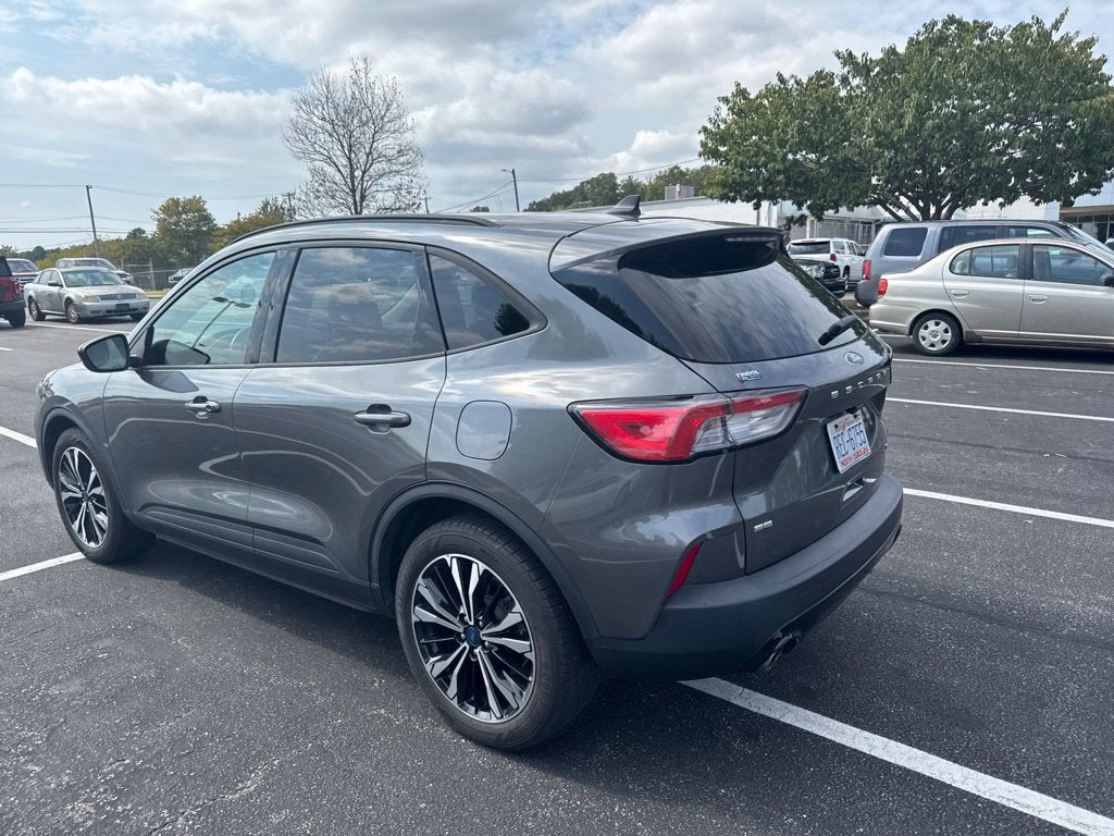 2022 Ford Escape Hybrid SE