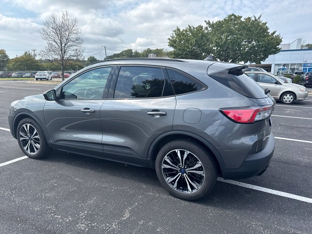 2022 Ford Escape Hybrid SE