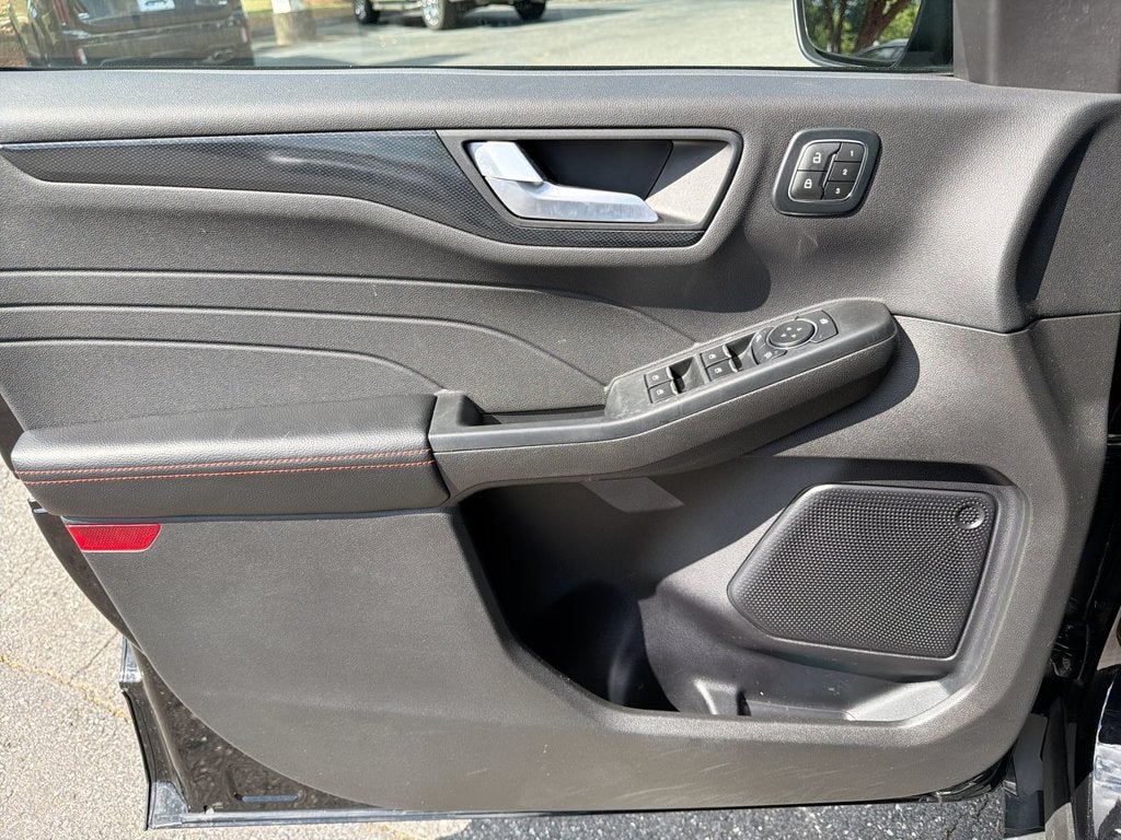 2023 Ford Escape ST-Line Elite