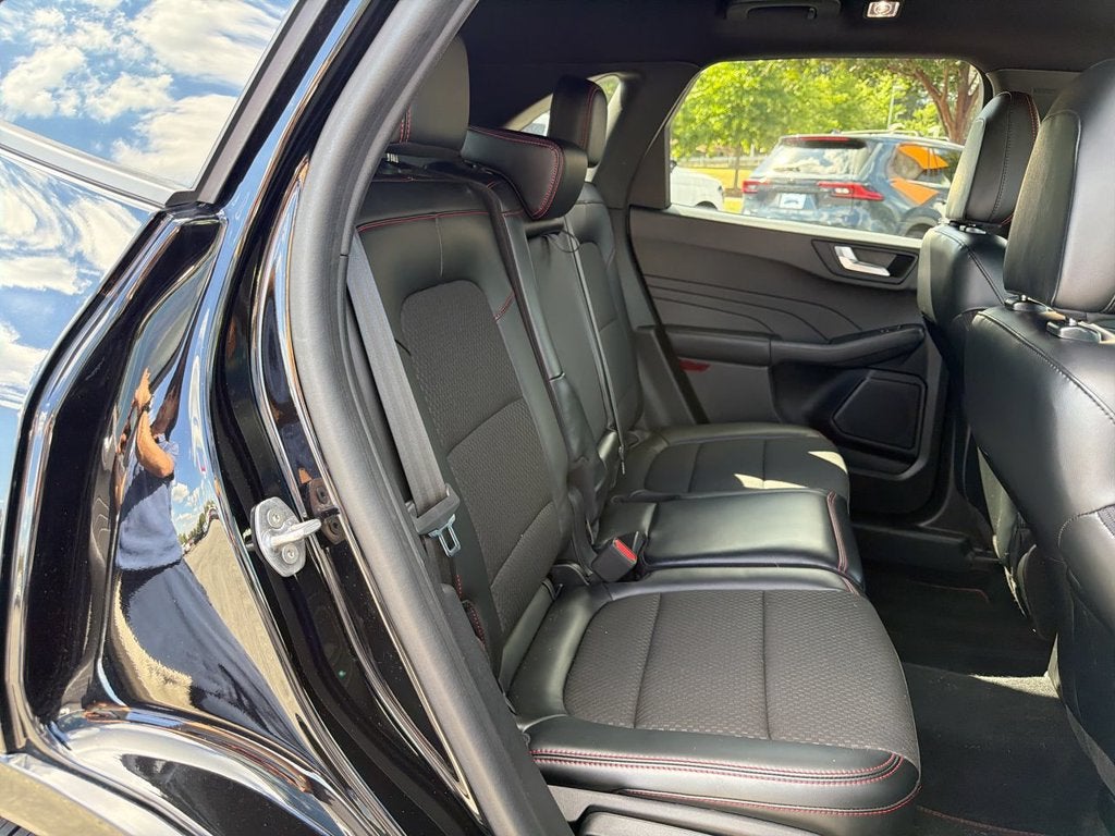 2023 Ford Escape ST-Line Elite
