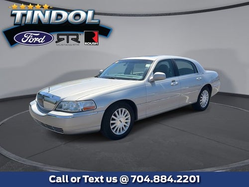 2003 Lincoln Town Car Signature