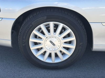 2003 Lincoln Town Car Signature