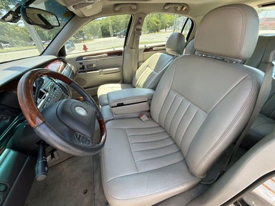 2003 Lincoln Town Car Signature