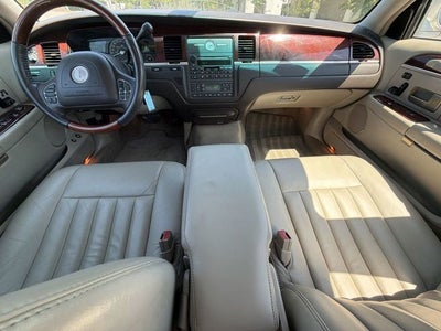 2003 Lincoln Town Car Signature