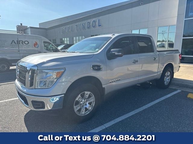2017 Nissan Titan SV