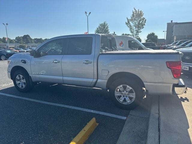 2017 Nissan Titan SV