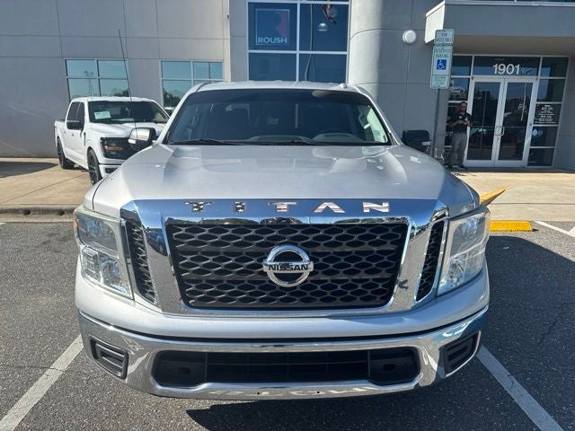 2017 Nissan Titan SV