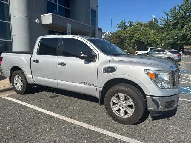 2017 Nissan Titan SV