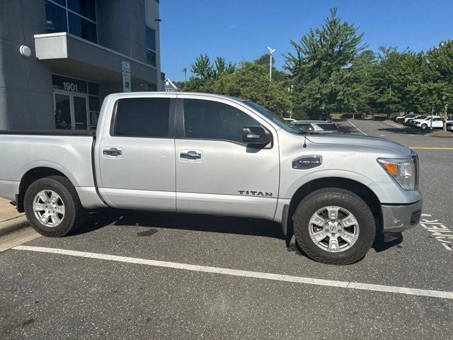 2017 Nissan Titan SV