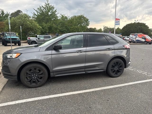 2022 Ford Edge SE