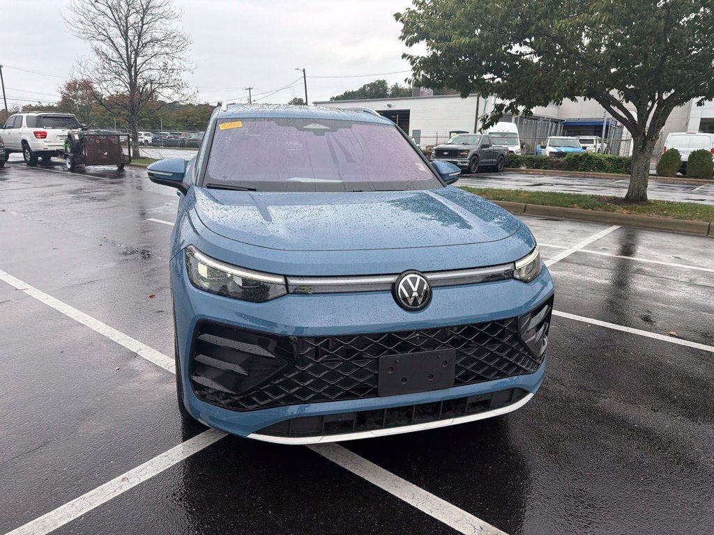 2025 Volkswagen Tiguan 2.0T SEL R-Line