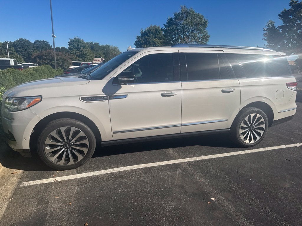 2023 Lincoln Navigator L Reserve