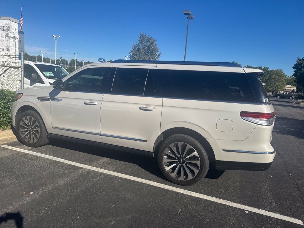 2023 Lincoln Navigator L Reserve