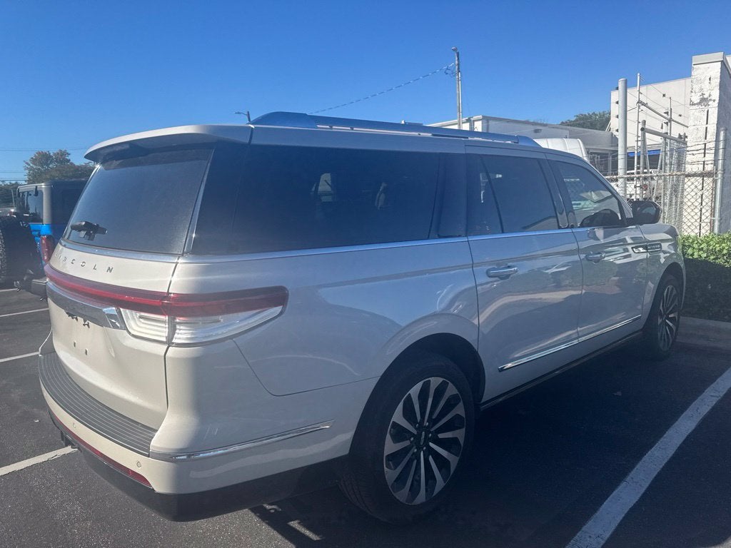 2023 Lincoln Navigator L Reserve