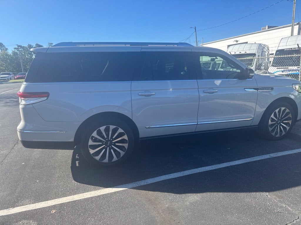 2023 Lincoln Navigator L Reserve