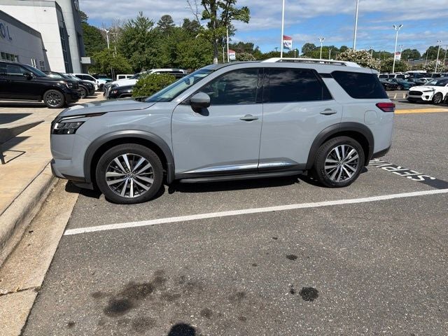 2022 Nissan Pathfinder Platinum