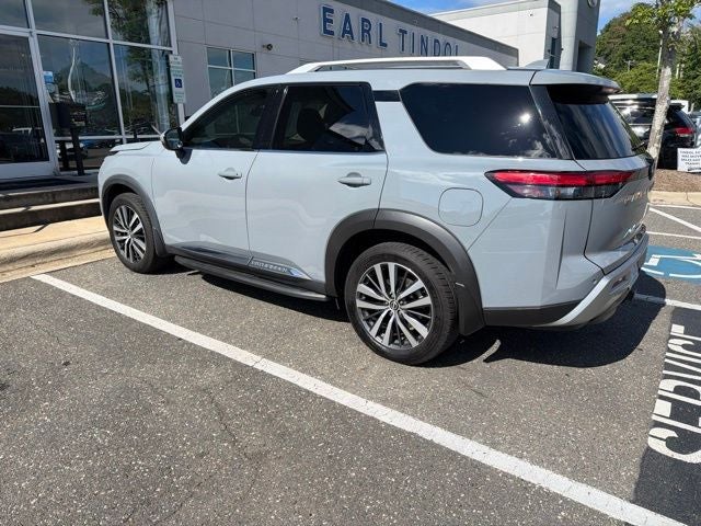 2022 Nissan Pathfinder Platinum
