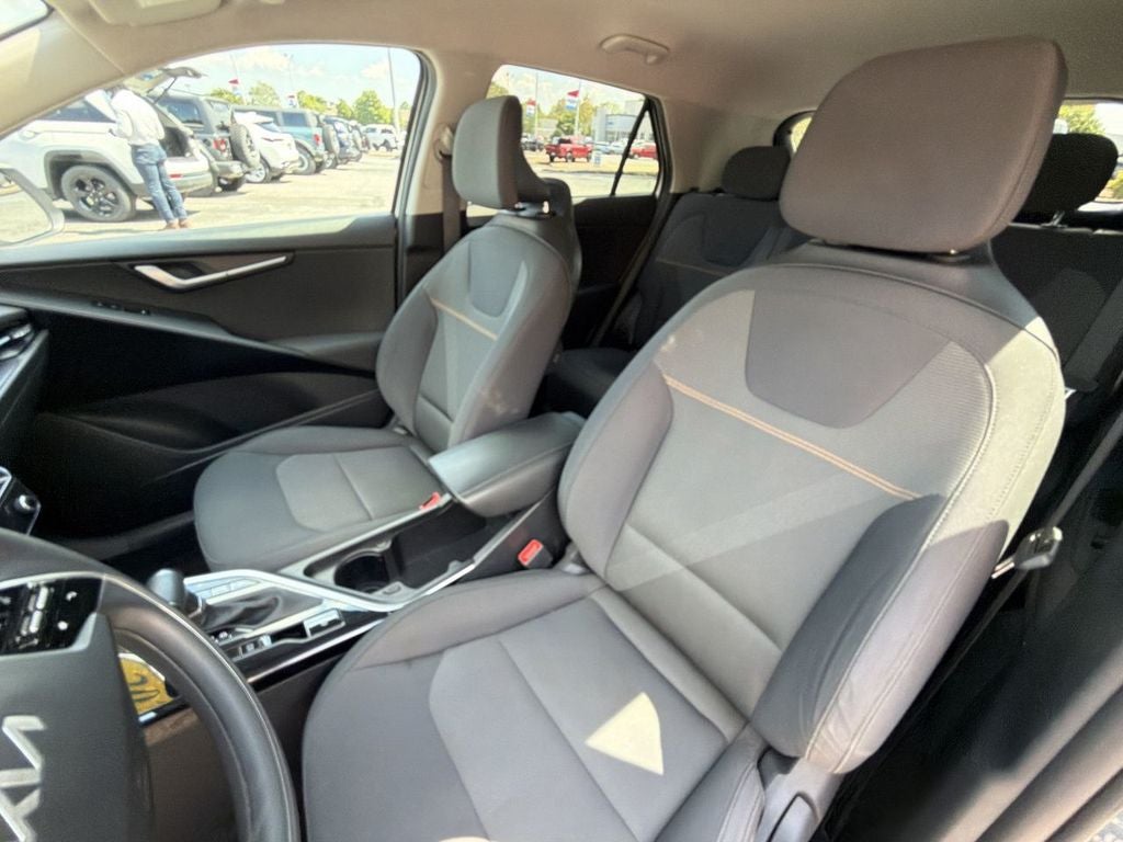 2023 Kia Niro LX
