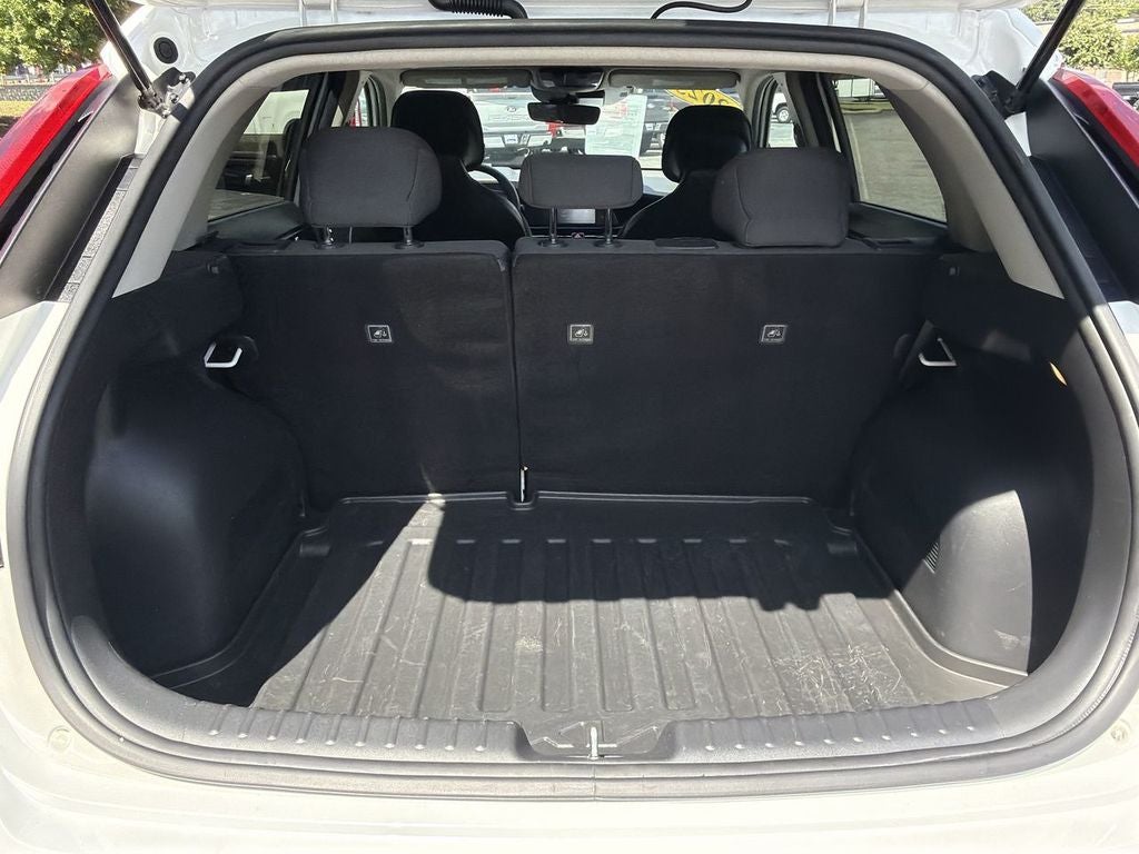2023 Kia Niro LX