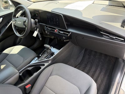 2023 Kia Niro LX