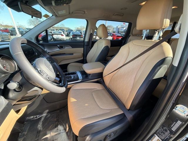 2024 Kia Carnival LX