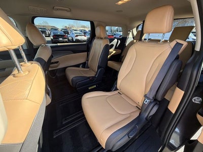 2024 Kia Carnival LX